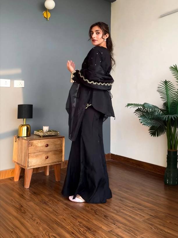 Om Enterprise sharara set