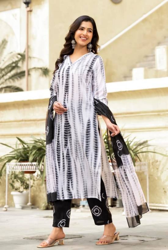 Om Enterprise Printed Kurta, Trouser/Pant & Dupatta Set