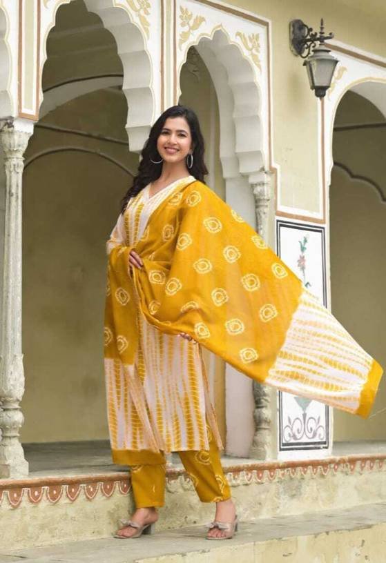 Om Enterprise Printed Kurta, Trouser/Pant & Dupatta Set