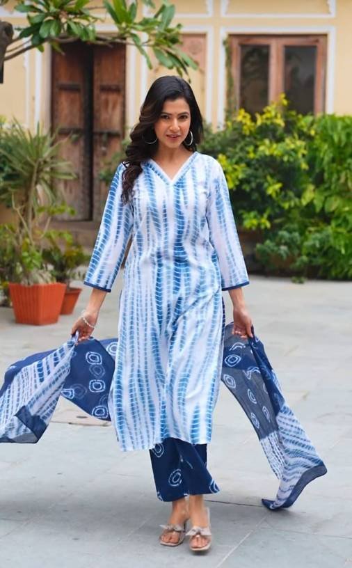 Om Enterprise Printed Kurta, Trouser/Pant & Dupatta Set
